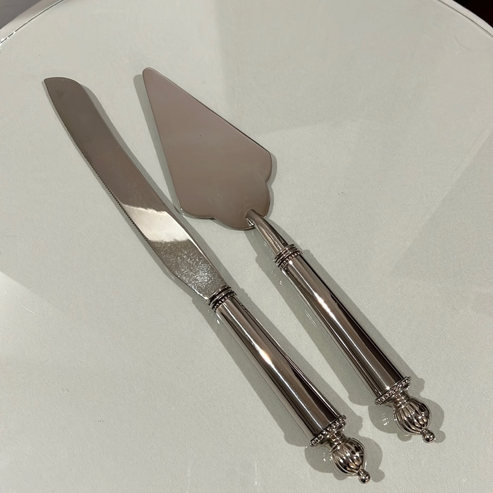 Bombay cake cutting set